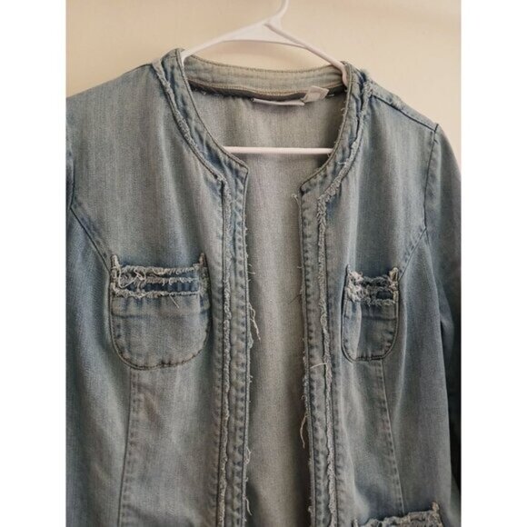 Chicos Size 1 Open Front Demin Jacket Cardigan Boho Frayed Jean Blazer - Picture 3 of 5